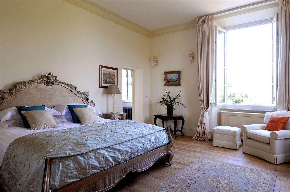 Hotel Villa Casanova ลุคคา ภายนอก รูปภาพ