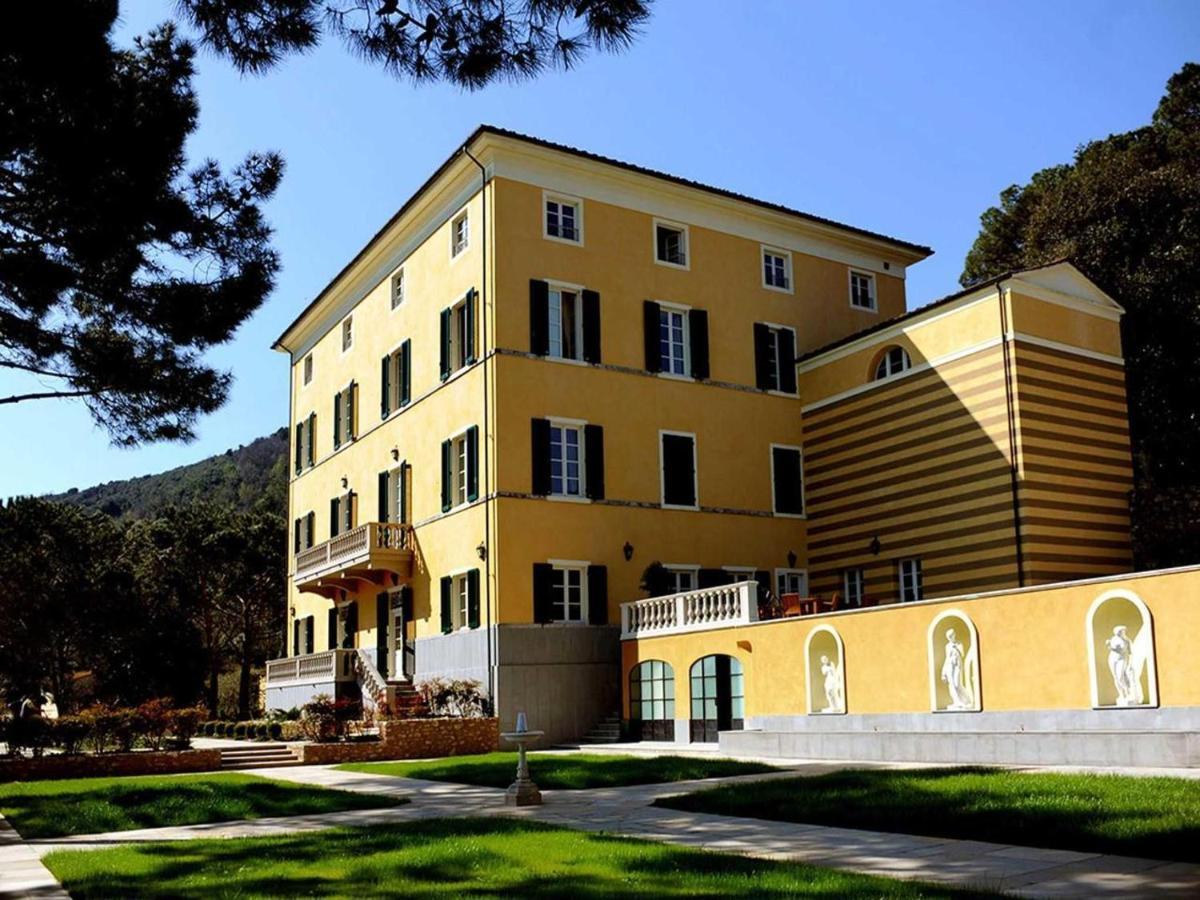 Hotel Villa Casanova ลุคคา ภายนอก รูปภาพ