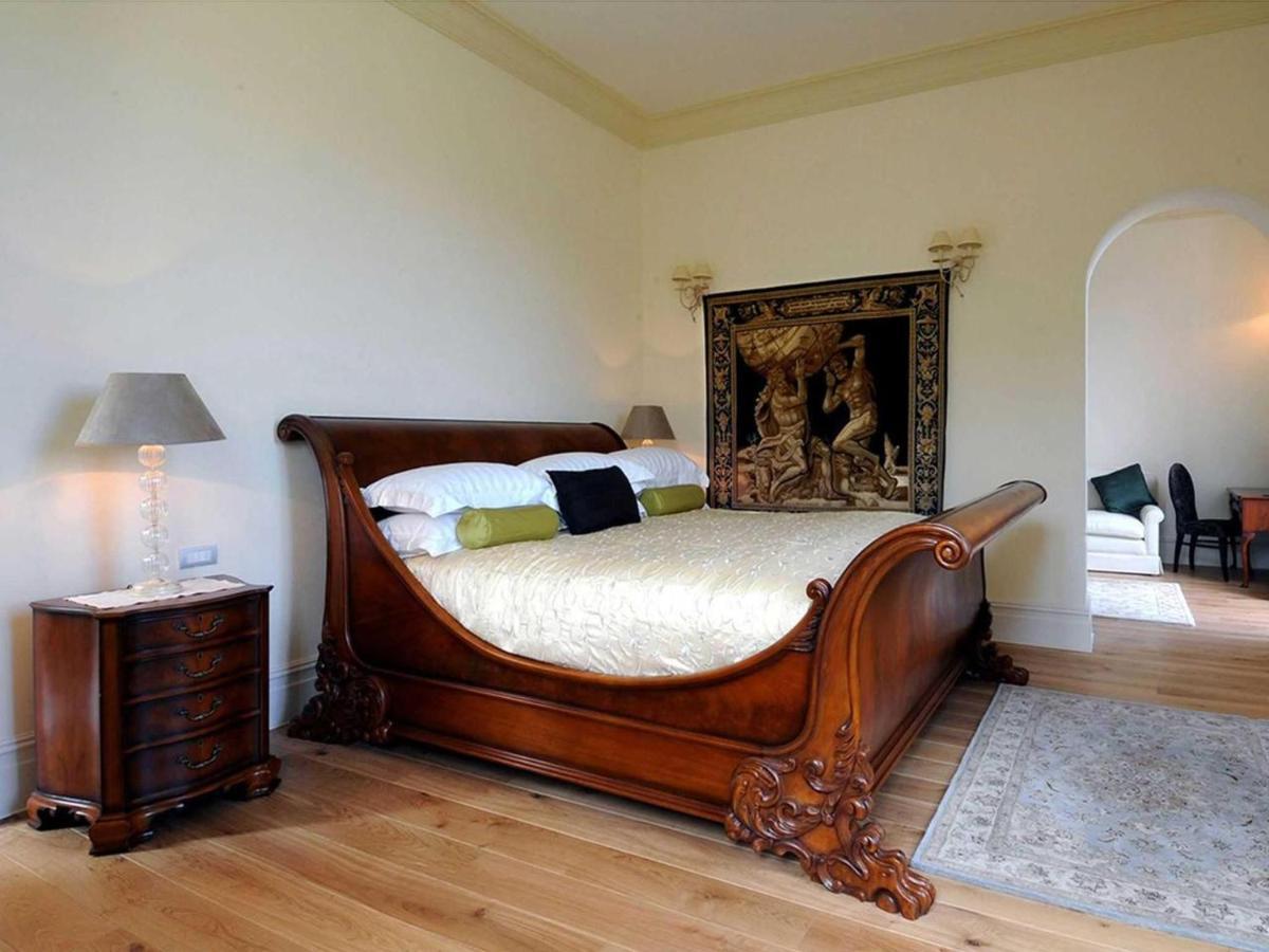 Hotel Villa Casanova ลุคคา ภายนอก รูปภาพ