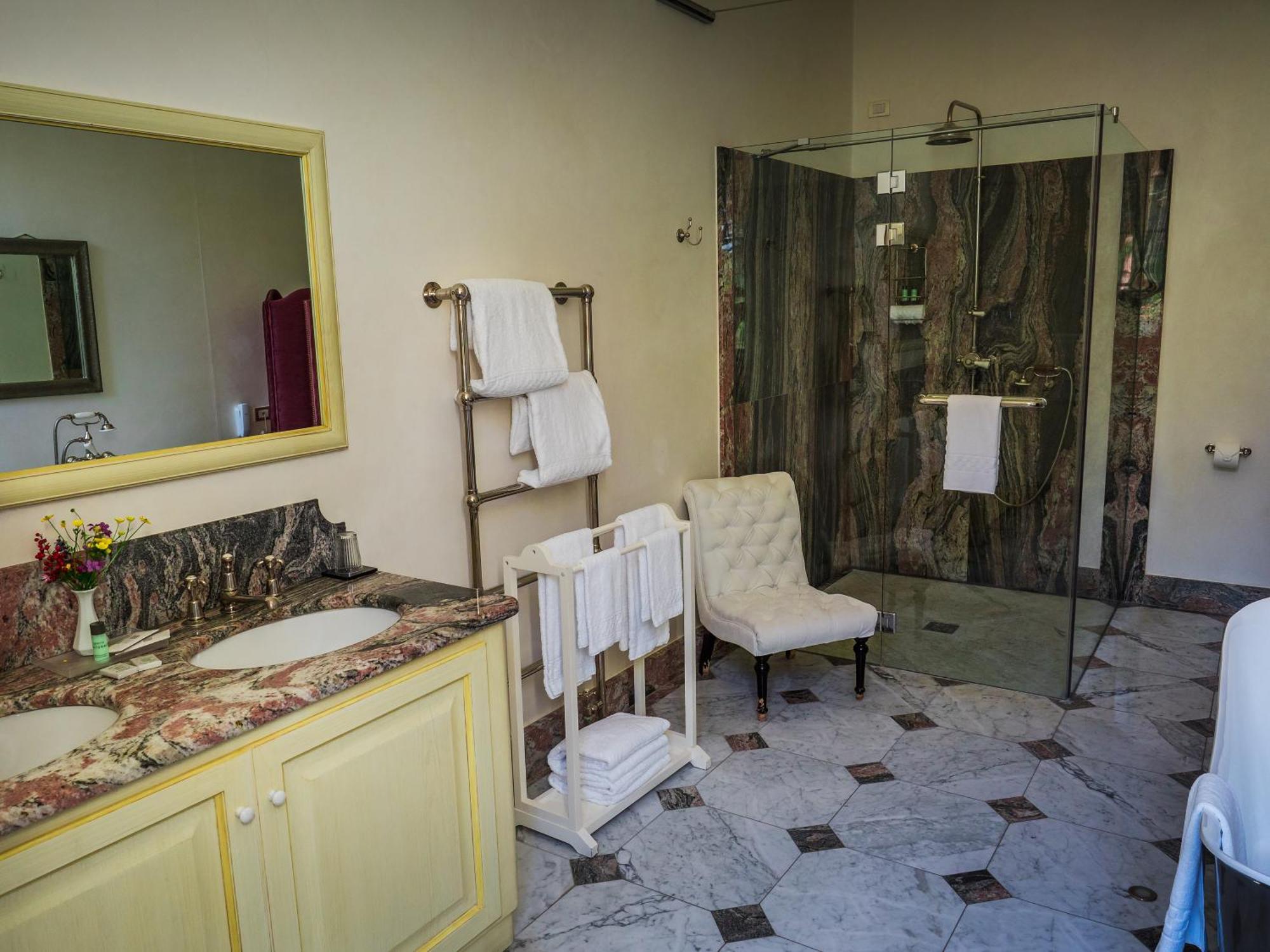 Hotel Villa Casanova ลุคคา ภายนอก รูปภาพ